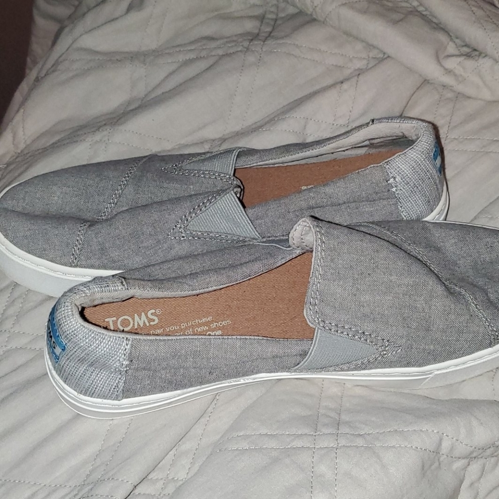 Tom's